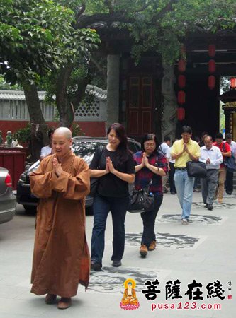 佛教-新加坡佛教居士林总裁梁美媚一行赴厦门进明寺参访