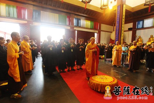 摄影-上海七宝教寺隆重举行中峰三时系念法会