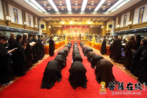 摄影-上海七宝教寺隆重举行中峰三时系念法会