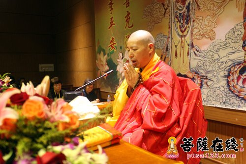 摄影-上海七宝教寺隆重举行中峰三时系念法会