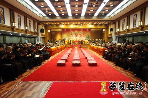摄影-上海七宝教寺隆重举行中峰三时系念法会