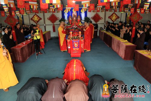 上海省殿禅寺隆重举行中峰三时系念法会