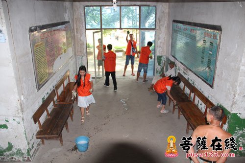 咸安-咸安佛协“善财之家6.16大学生义工团”走进福利院慰问孤寡老人