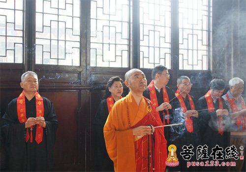 千手观音-佛欢喜日 上海宁国禅寺举行千手观音贴金法会