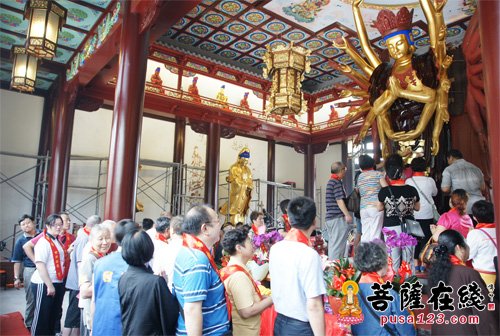 千手观音-佛欢喜日 上海宁国禅寺举行千手观音贴金法会