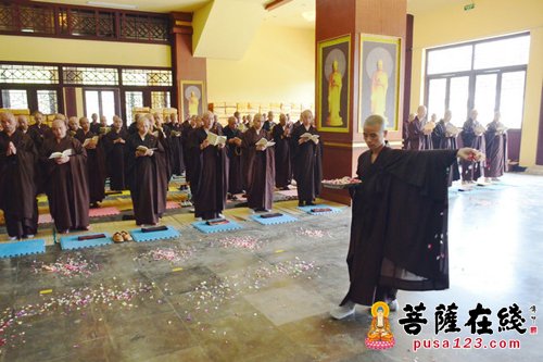 东林寺-江西庐山东林寺举行2015年度休夏自咨活动