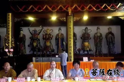 上海市文明和谐寺观教堂创建评审小组赴西林禅寺考察
