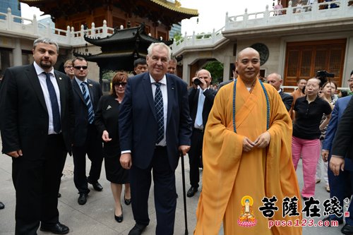 捷克总统泽曼参访上海静安寺 慧明法师热情接待