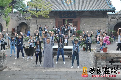 佛教-山西传媒大学师生一行参访少林寺下院灵石资寿寺