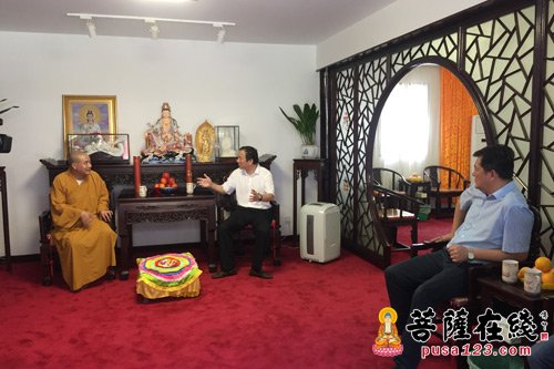 蒋志伟-普陀山管委会党委书记蒋志伟赴杨枝禅林中秋节慰问