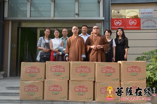 盐城-江苏盐城佛莲堂举行中秋慰问系列活动