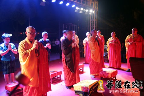“灵月慈云·浦东佛教”2015中秋普茶晚会在南山古寺举行 “灵月慈云·浦东佛教”2015中秋普茶晚会在南山古寺举行