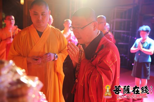 “灵月慈云·浦东佛教”2015中秋普茶晚会在南山古寺举行 “灵月慈云·浦东佛教”2015中秋普茶晚会在南山古寺举行