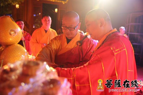 “灵月慈云·浦东佛教”2015中秋普茶晚会在南山古寺举行 “灵月慈云·浦东佛教”2015中秋普茶晚会在南山古寺举行
