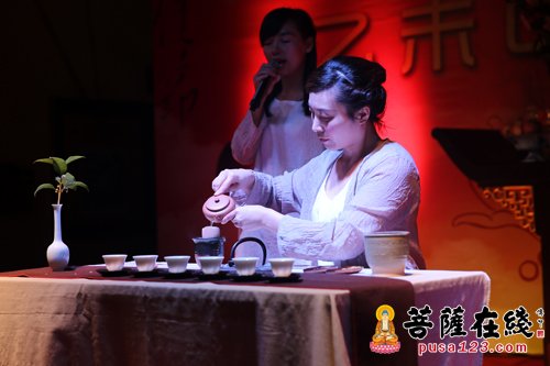 “灵月慈云·浦东佛教”2015中秋普茶晚会在南山古寺举行 “灵月慈云·浦东佛教”2015中秋普茶晚会在南山古寺举行