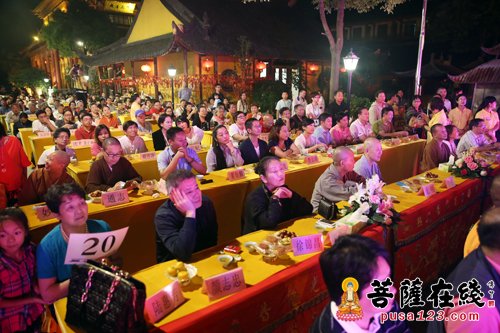 “灵月慈云·浦东佛教”2015中秋普茶晚会在南山古寺举行 “灵月慈云·浦东佛教”2015中秋普茶晚会在南山古寺举行