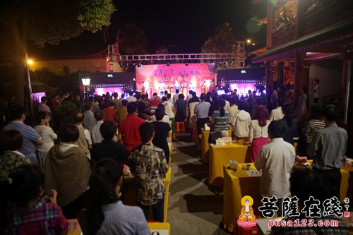 “灵月慈云·浦东佛教”2015中秋普茶晚会在南山古寺举行 “灵月慈云·浦东佛教”2015中秋普茶晚会在南山古寺举行
