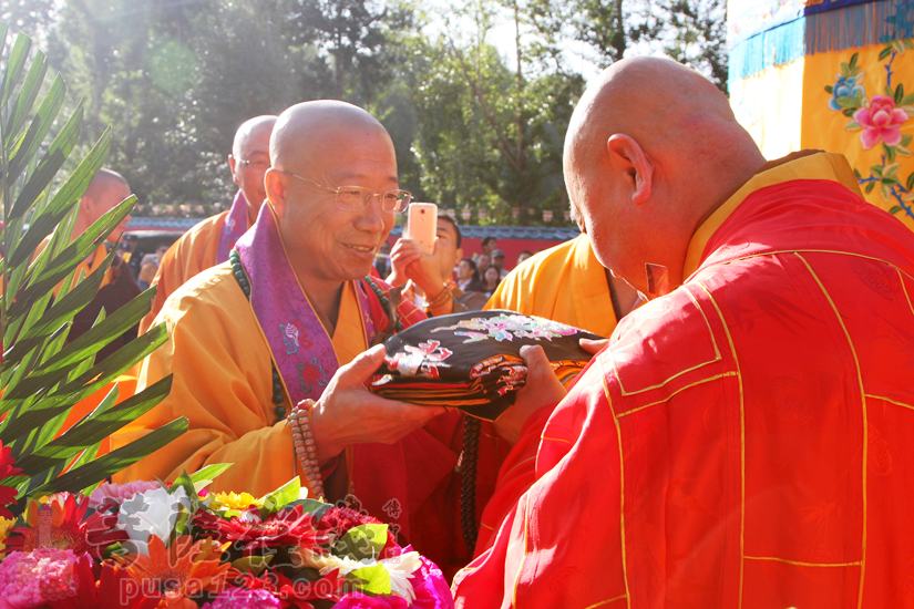 【高清图集】内蒙古包头清净寺举行大雄宝殿落成全堂佛像开光暨超进
