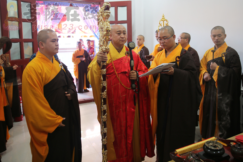 内蒙古包头清净寺举行大雄宝殿落成全堂佛像开光暨超进法师升座丰会