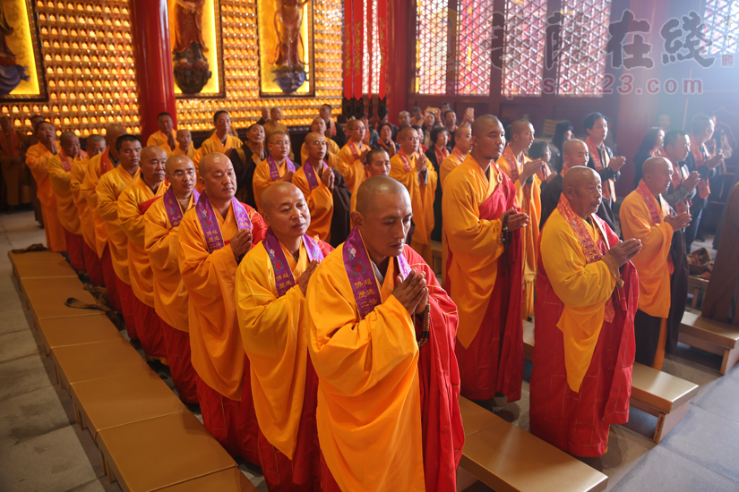 内蒙古包头清净寺举行大雄宝殿落成全堂佛像开光暨超进法师升座丰会