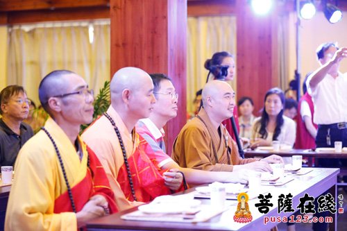 佛教-太仓市同觉寺举行“中秋·梵呗”慈善晚会