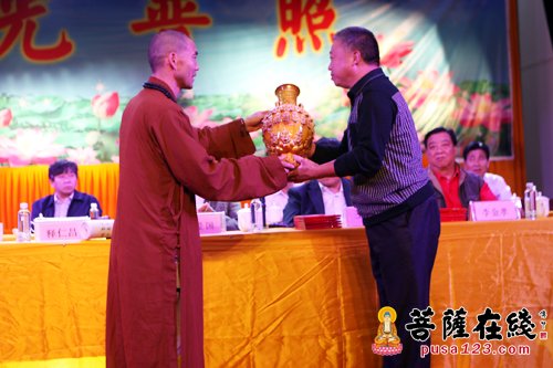 淄博小楷协会书佛经百人展暨庆祝普照寺书画院成立二周年活动举行