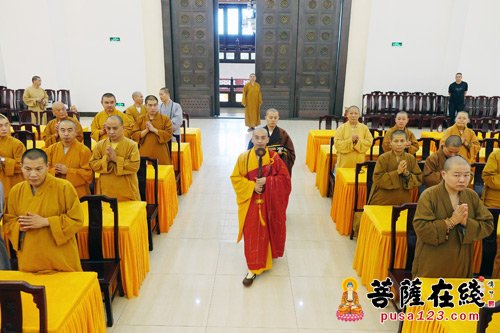 佛教-照慧法师应邀赴宝陀讲寺作《佛弟子的礼仪素养之道》专题讲座