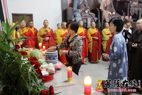 佛教-浙江伏龙禅寺举行广修长老“二七”回向法会