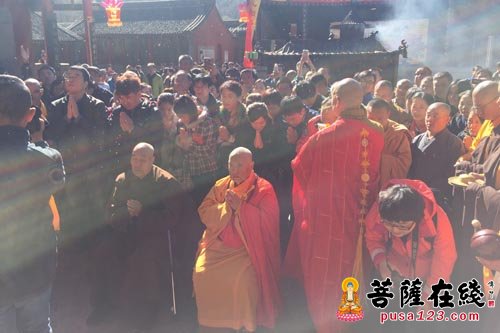 中国五台山和加拿大佛教五台山举行捐赠五爷圣像交接仪式