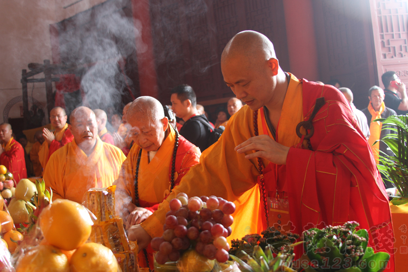             妙安大和尚(右),禅道