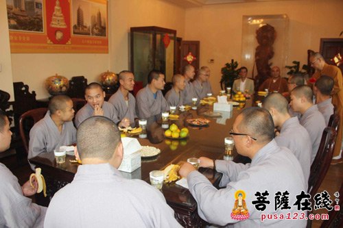 佛教-常熟市法界学院全体学僧赴无锡、桐乡、上海参访