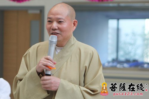 九九重阳 关爱老人：觉群慈爱功德会联合中山医院为福利院老人义诊