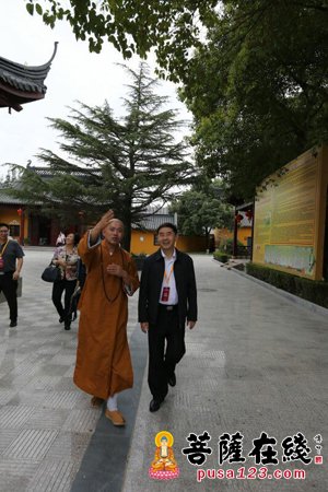 佛教-江苏海安广福禅寺举办扎染艺术壁画《海会胜境》画稿研讨会