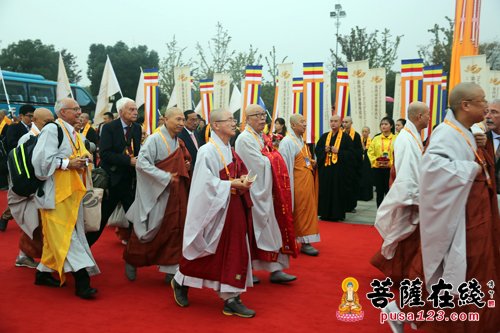 佛教-高僧云集 第四届世界佛教论坛52个国家代表嘉宾入场
