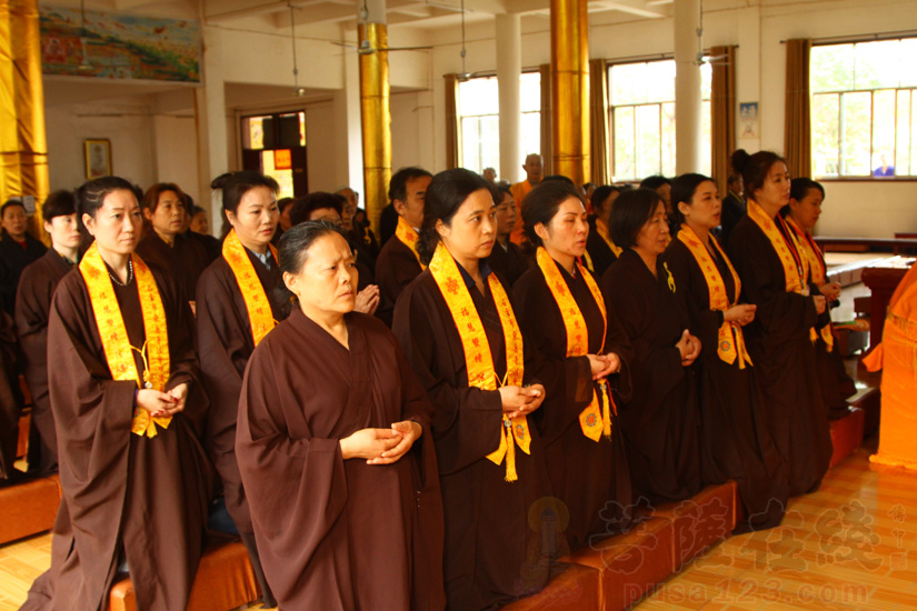 水陆大斋胜会第二日:供天,上堂大斋,瑜珈焰口,诵经,拜忏等一系列活动