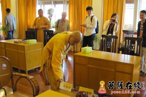 中国围棋甲级联赛-中国围棋甲级联赛打响 上海队摆擂真如寺