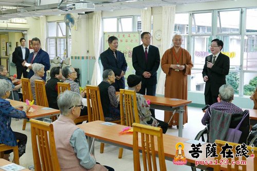 佛教-国宗局局长王作安一行参访香港观宗寺并看望老人