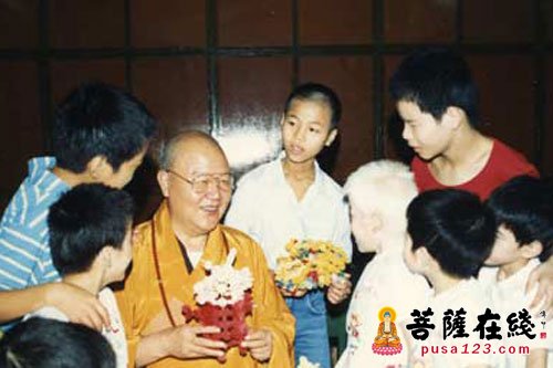 佛教-真禅法师：广作慈善事业 促进佛教与社会主义相适应