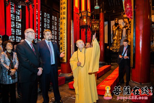 总理-捷克总理及夫人一行参访上海玉佛禅寺