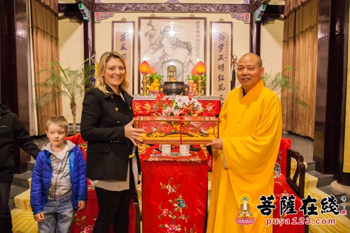 总理-捷克总理及夫人一行参访上海玉佛禅寺