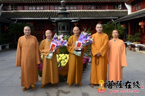 普陀山-长定长老和华证长老寿诞 普陀山佛协领导赴杨枝禅林慰问