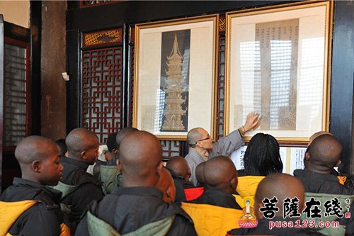 文殊院-非洲马拉威阿弥陀佛关怀中心孩子们一行参访成都文殊院