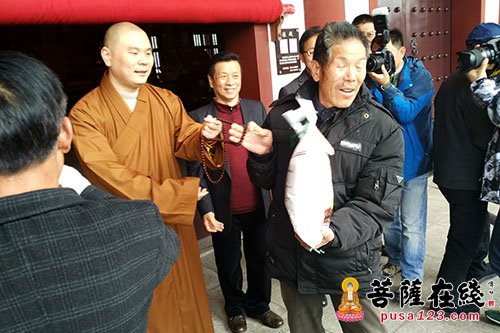 佛教-普陀山佛教协会迎新春“慈善情”慰问仪式在普陀山