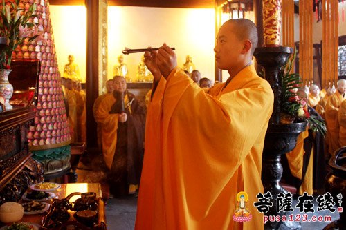 苏州寒山寺举行新年上堂大斋供僧法会