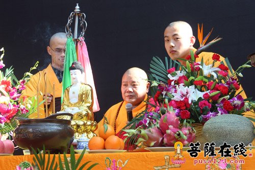 苏州寒山寺举行新年上堂大斋供僧法会