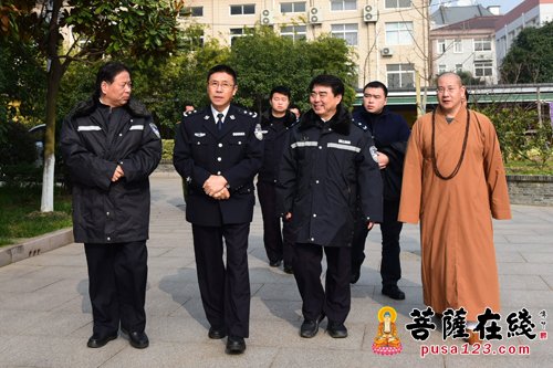 上海金山区委书记一行赴东林寺检查安全工作情况