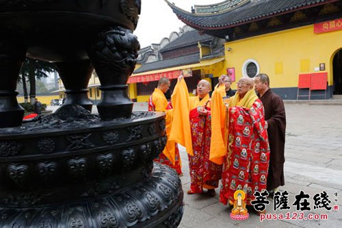 佛教-江苏常州天宁禅寺举行万年宝鼎安放仪式