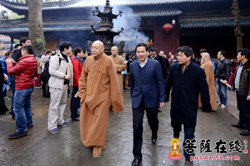 佛教-舟山市代市长温暖一行走访慰问普陀山佛教协会
