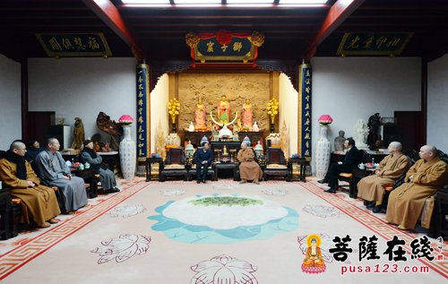 佛教-舟山市代市长温暖一行走访慰问普陀山佛教协会