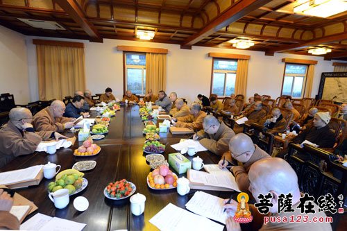 佛教-普陀山佛教协会2015年年终总结大会进行分小组讨论